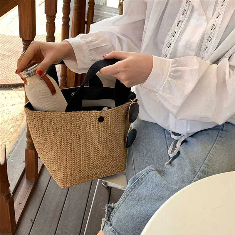 Bolso efecto rafia con asas de tela